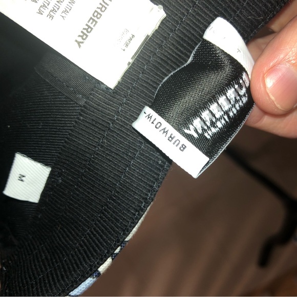 Burberry T- shirt - Picture 9 of 12